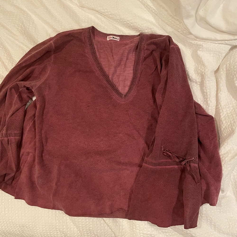V neck bell sleeve sweater